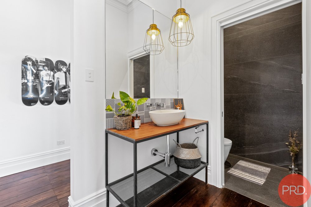 76 James Lane BISHOPS BRIDGE 21