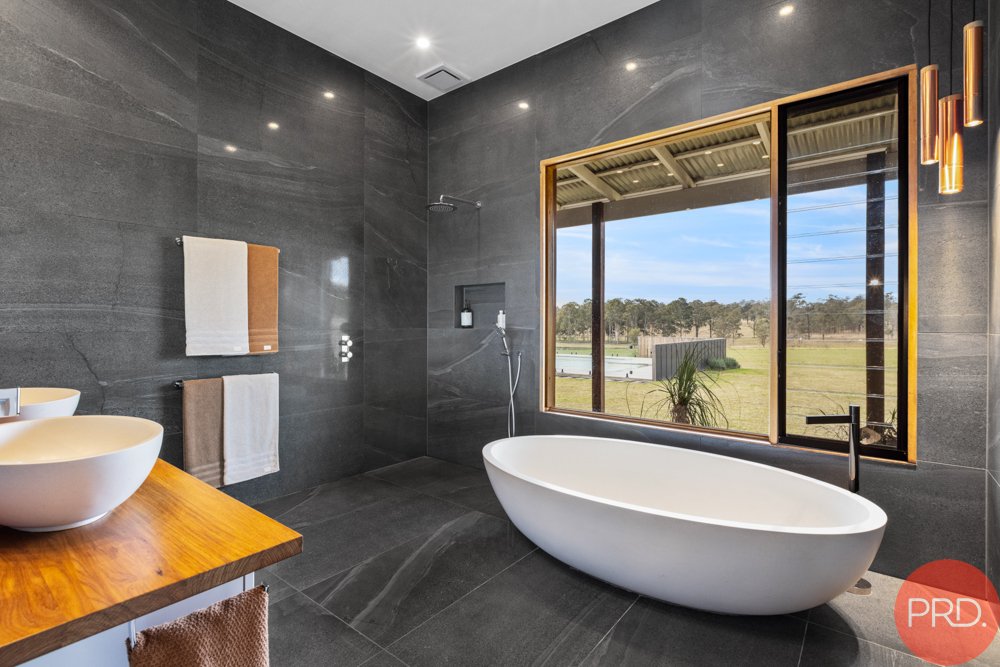 76 James Lane BISHOPS BRIDGE 23