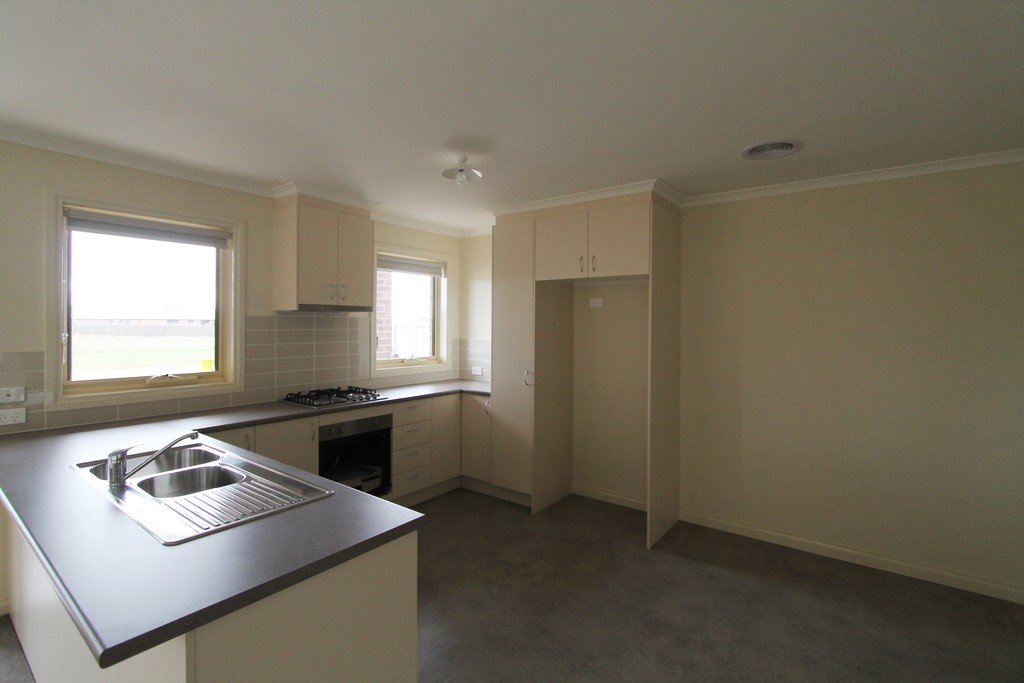 76 Kossuth Street SEBASTOPOL 6