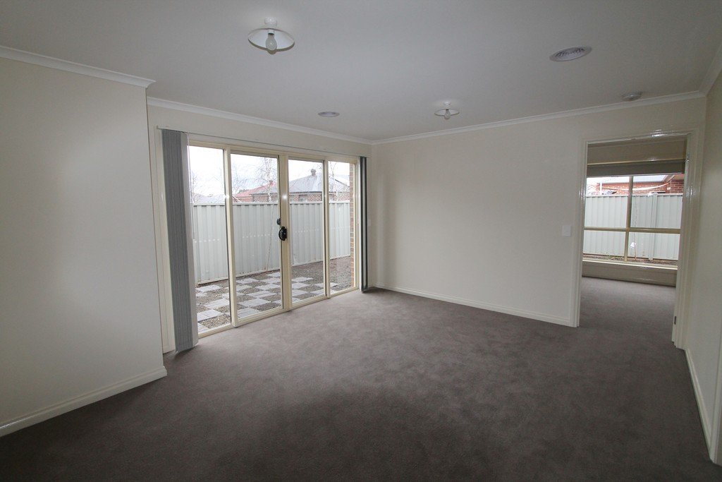 76 Kossuth Street SEBASTOPOL 9