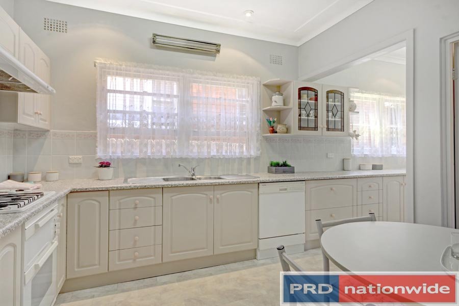 76 Lansdowne Street PENSHURST 8