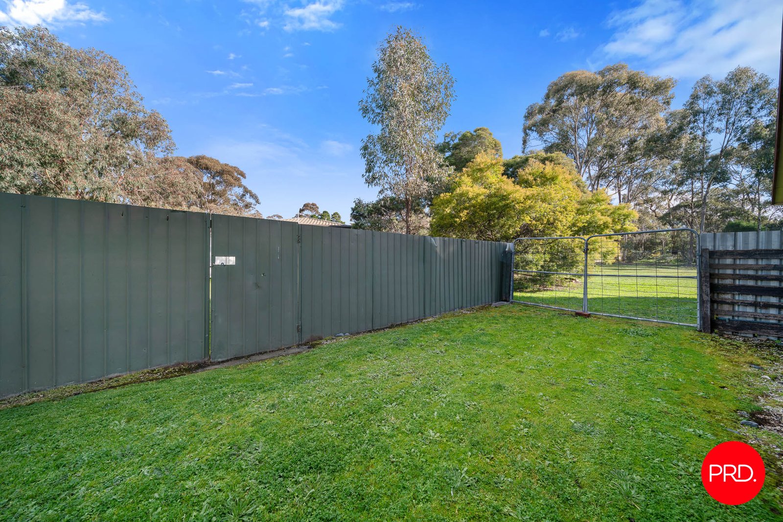 76 Racecourse Road ASCOT 19