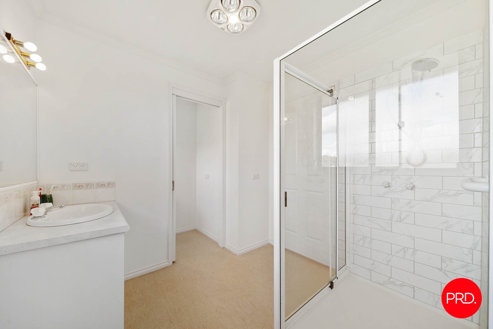 76 Racecourse Road ASCOT 31