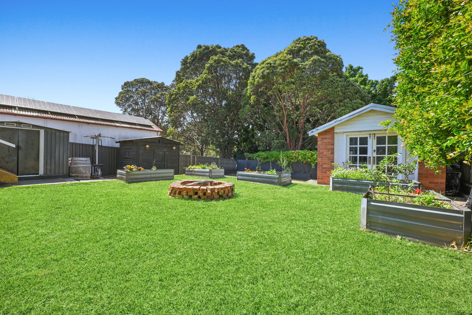 76 Railway Parade PENSHURST 16