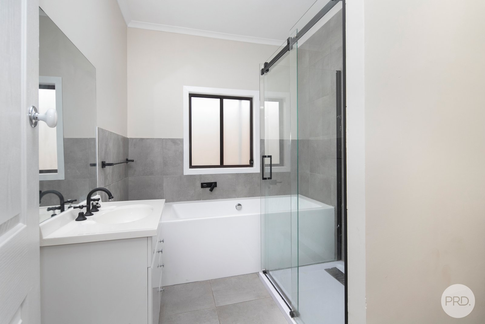 76 Rowlands Street SEBASTOPOL 3