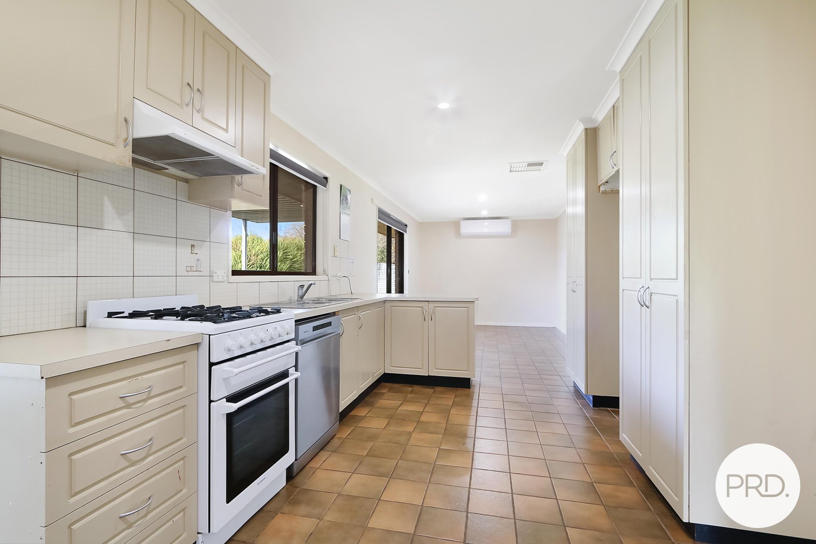 76 Russell Street HOWLONG 7