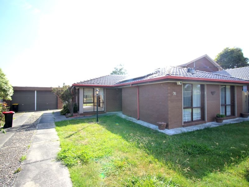 Photos: 76 Somerset Drive