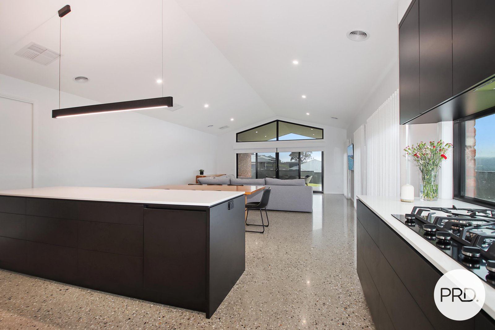 76 Southgate Drive LENEVA 11