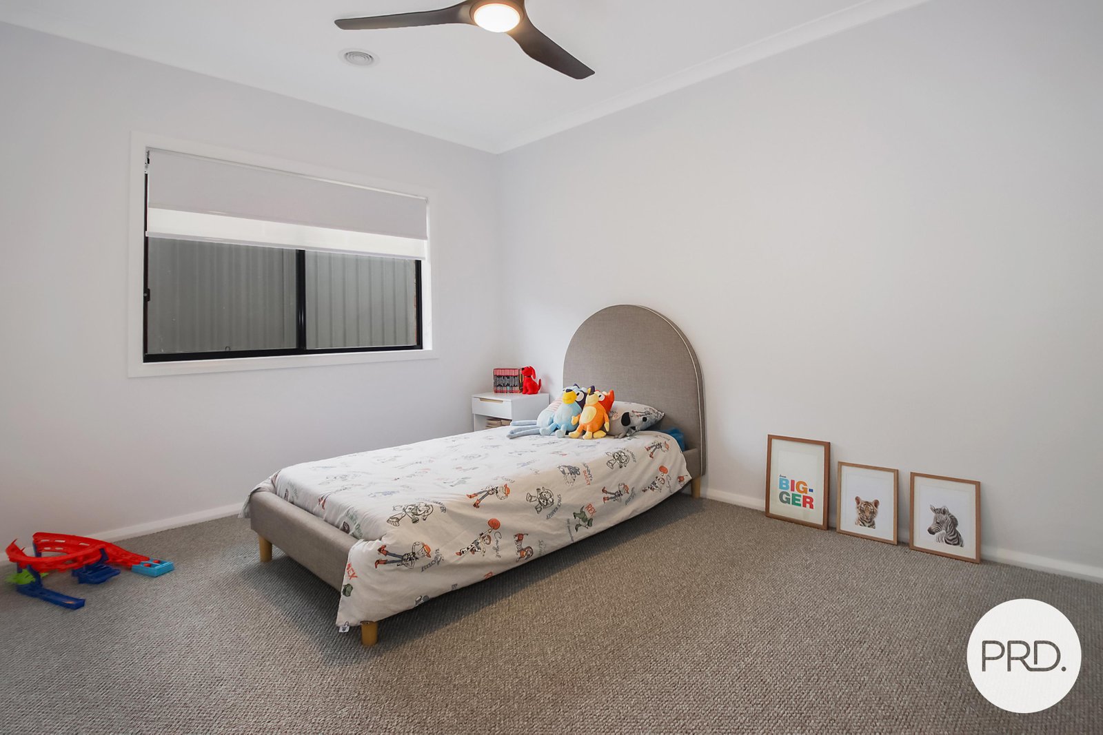 76 Southgate Drive LENEVA 18