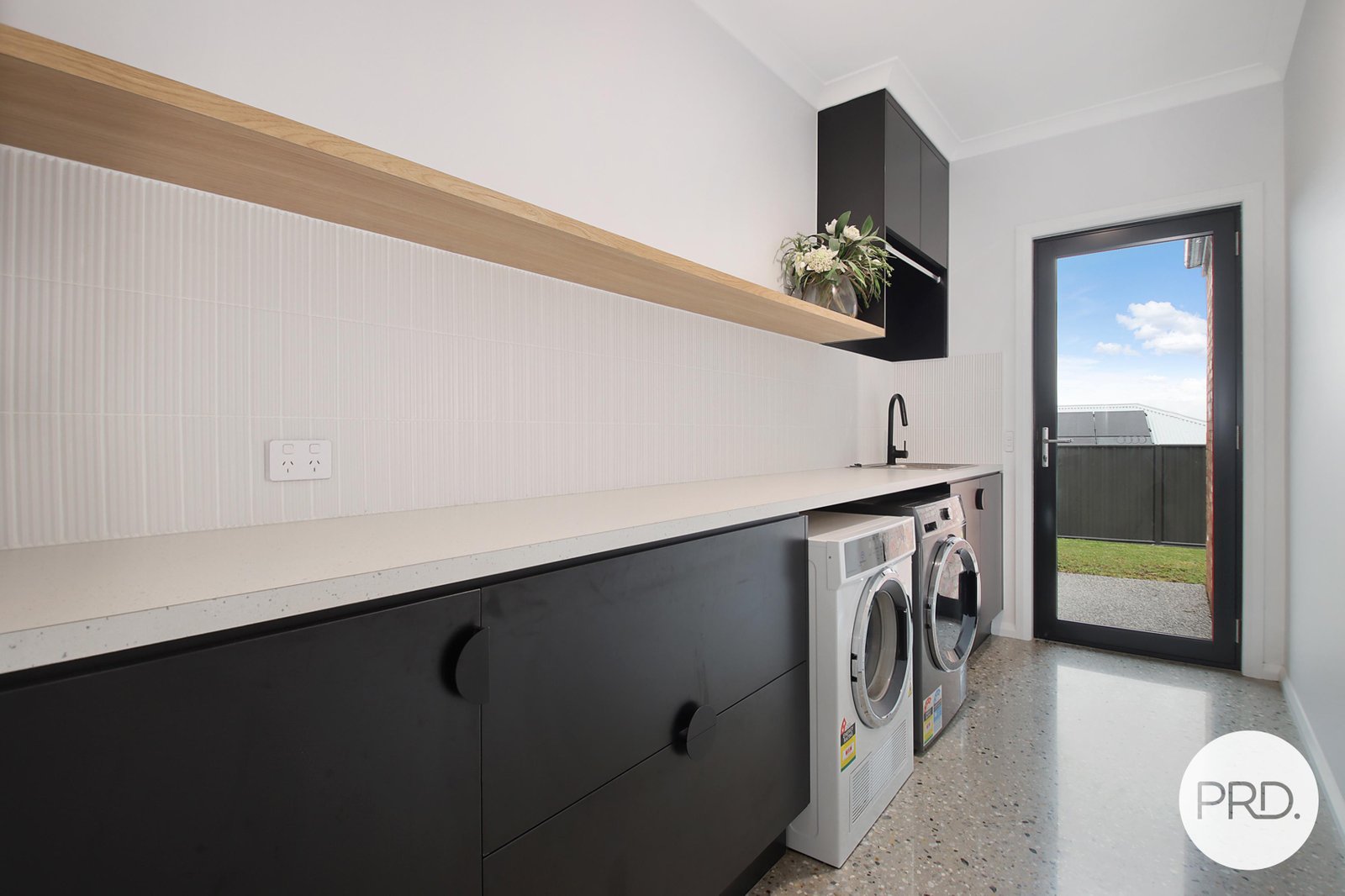 76 Southgate Drive LENEVA 25