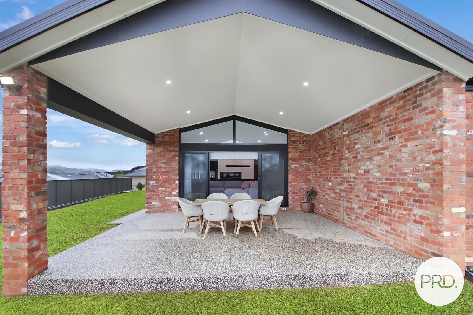 76 Southgate Drive LENEVA 27