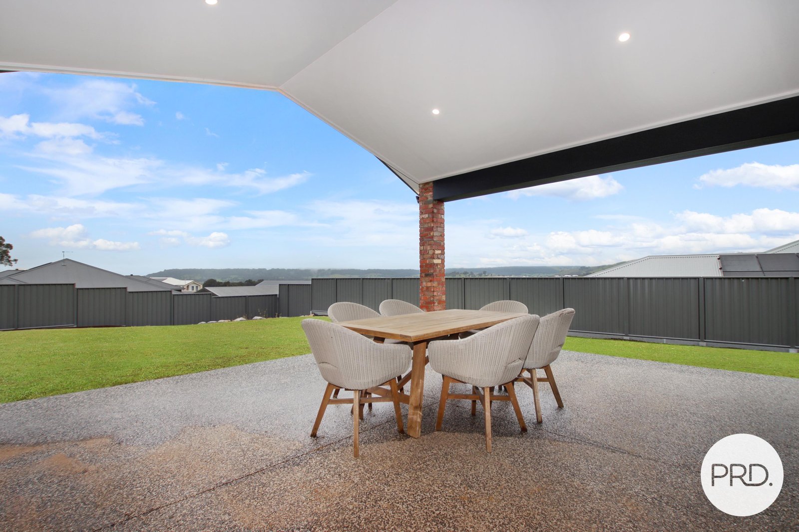 76 Southgate Drive LENEVA 28