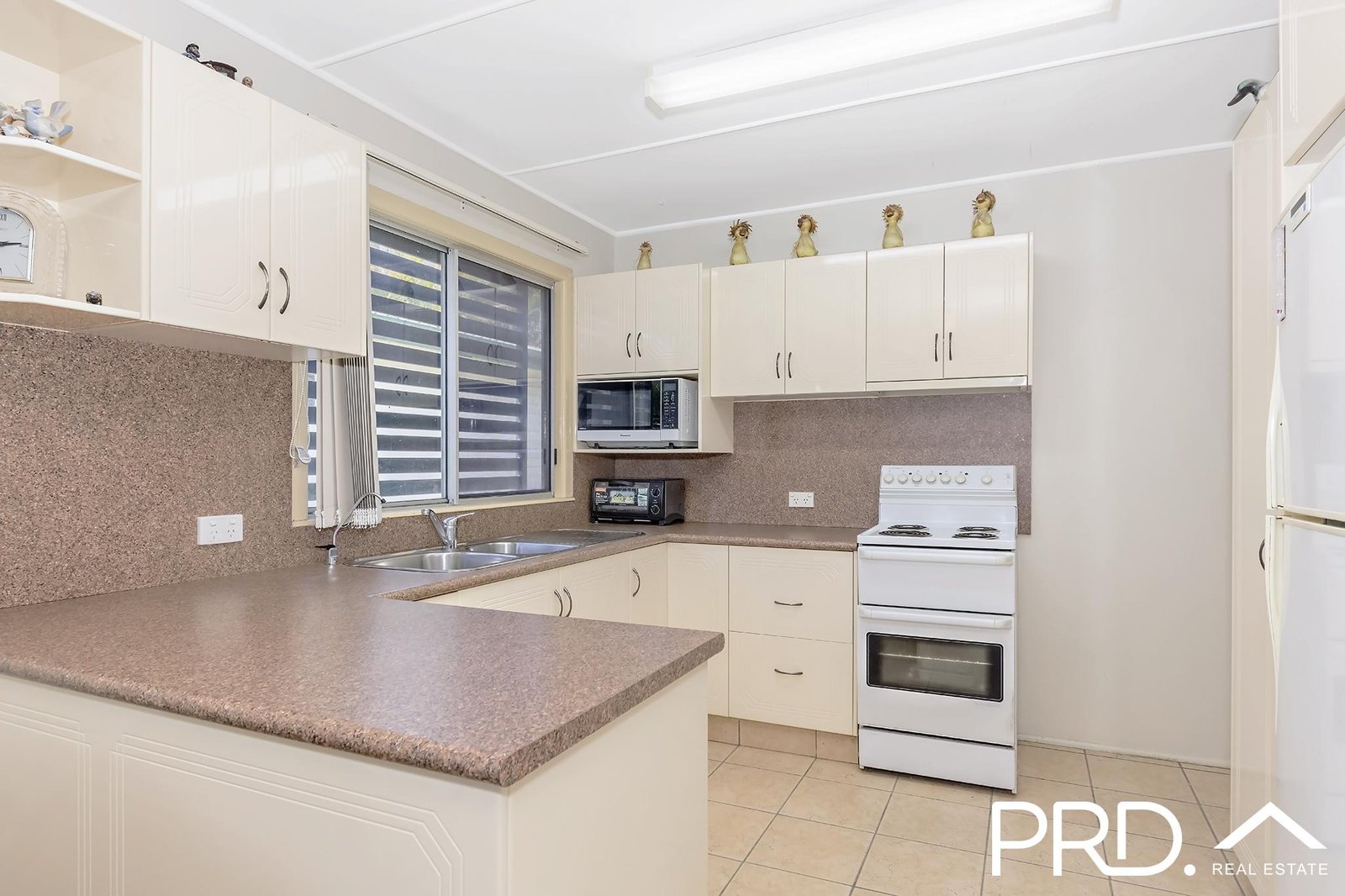 76 Stevens Street SOUTHPORT 3