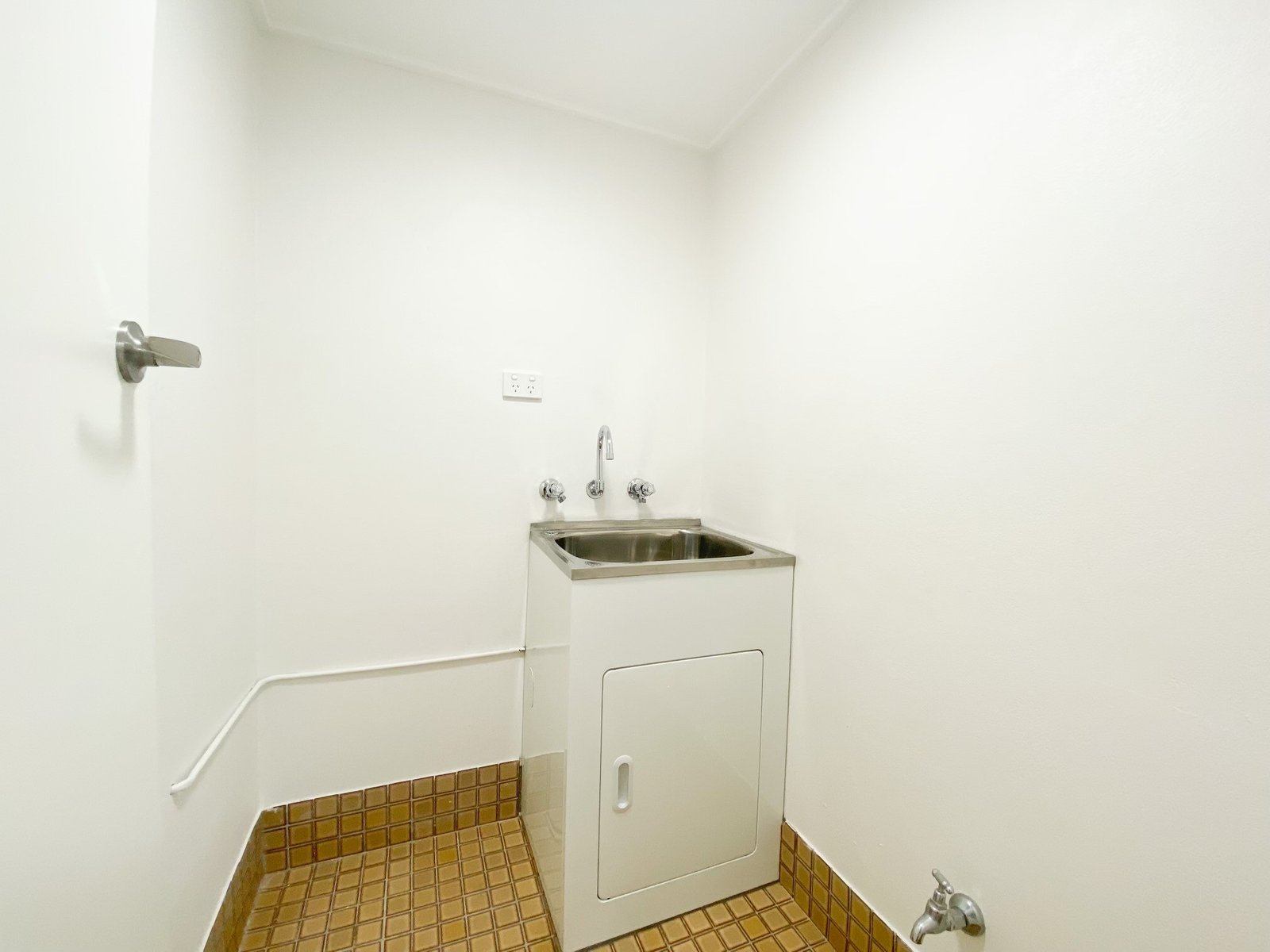 7/6 Thurlow Avenue NELSON BAY 11