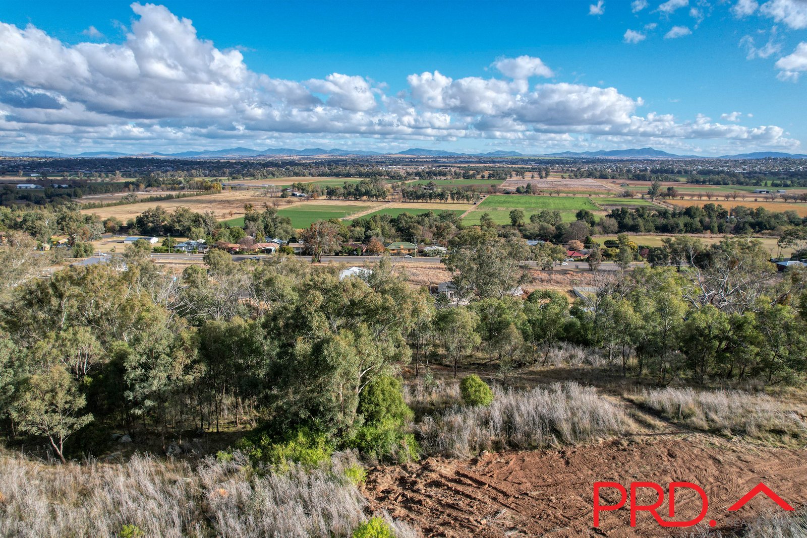 76 Valley Drive TAMWORTH 5