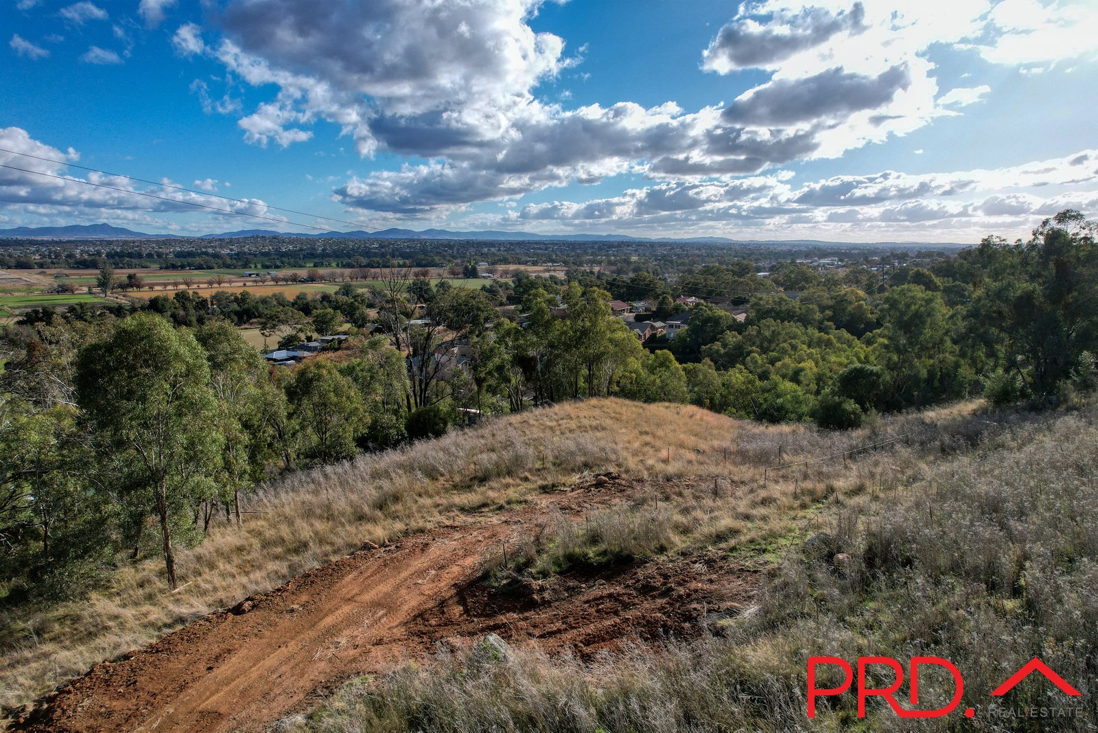 76 Valley Drive TAMWORTH 7