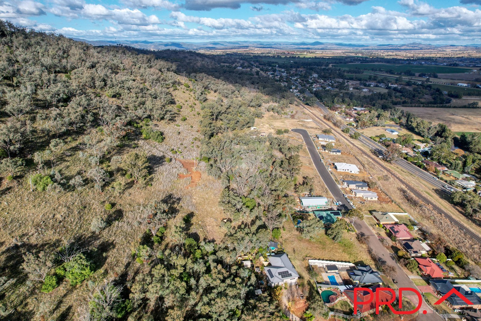 76 Valley Drive TAMWORTH 8