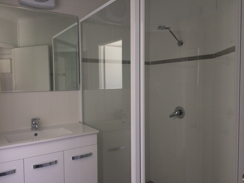 7/6 Waterson Way AIRLIE BEACH 3