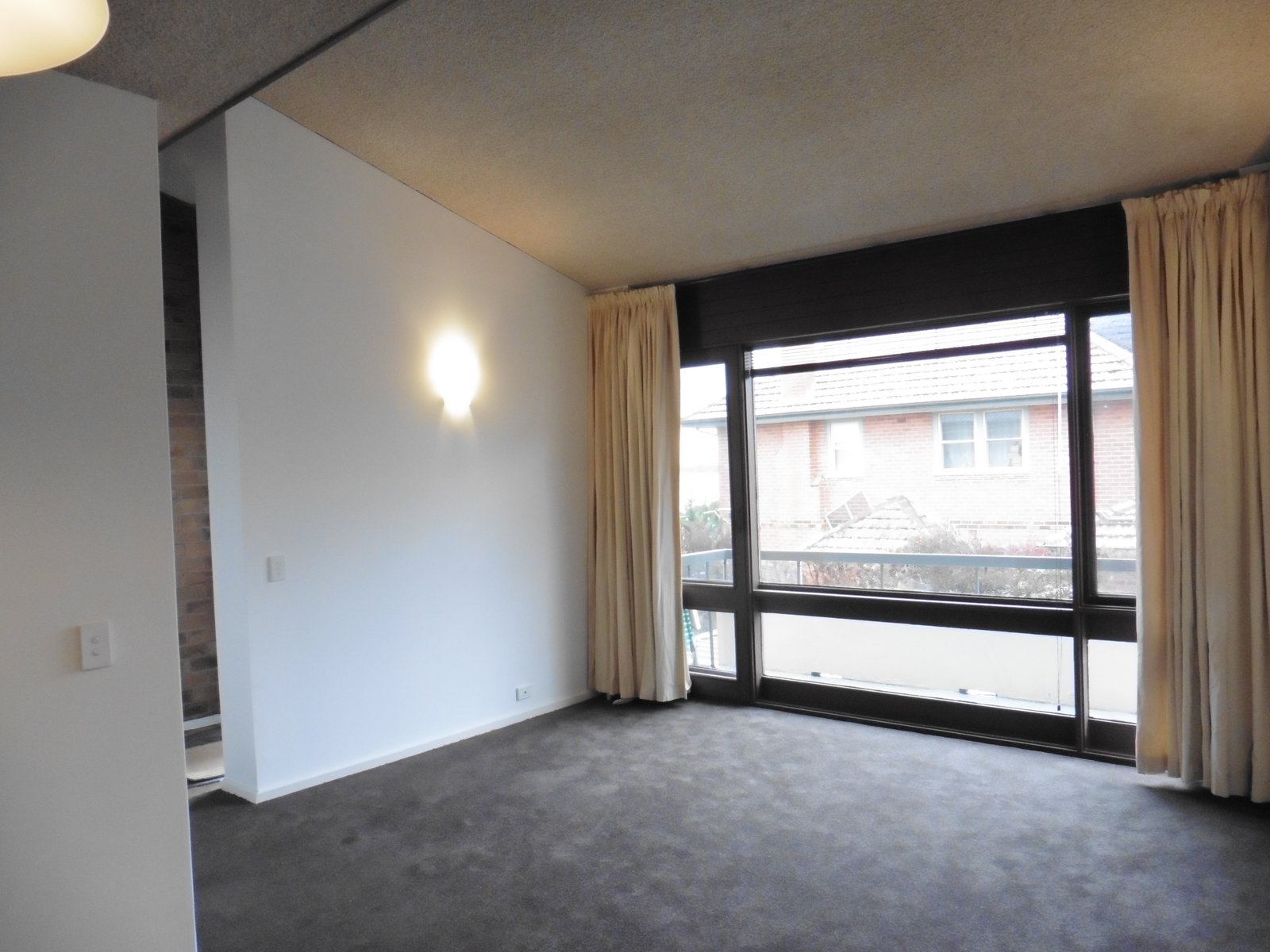 Gallery: 7/60 Beach Road