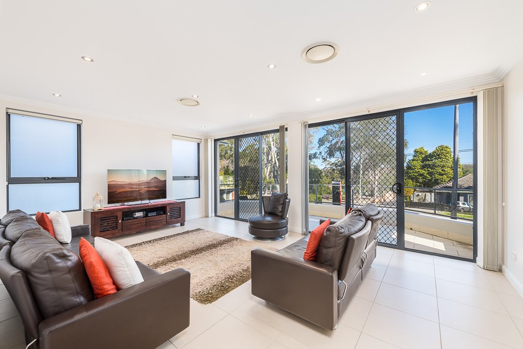 763 Henry Lawson Drive PICNIC POINT 2