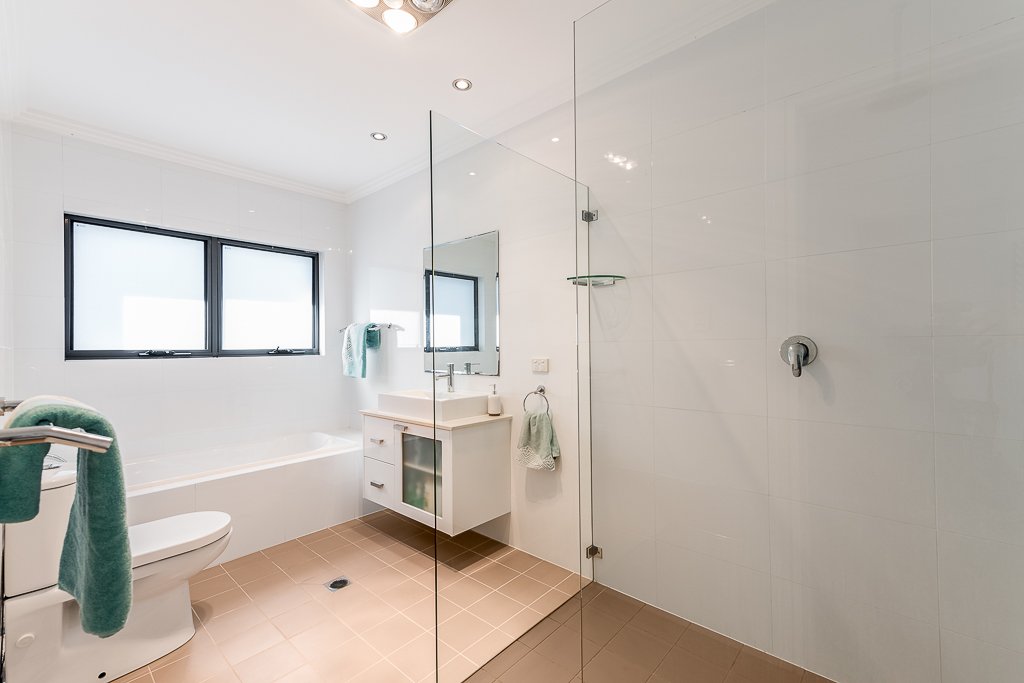 763 Henry Lawson Drive PICNIC POINT 6