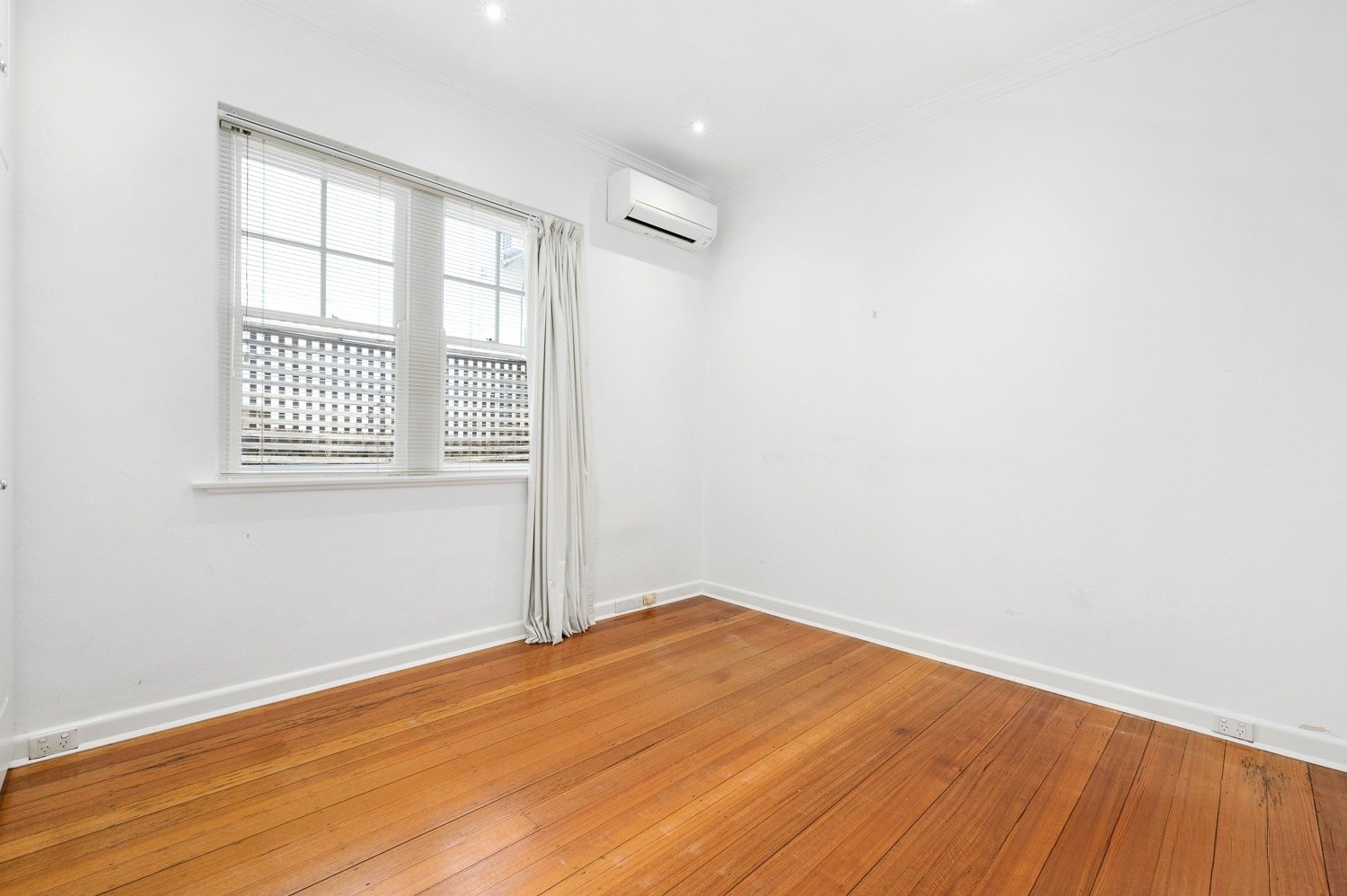 Gallery: 766 High Street