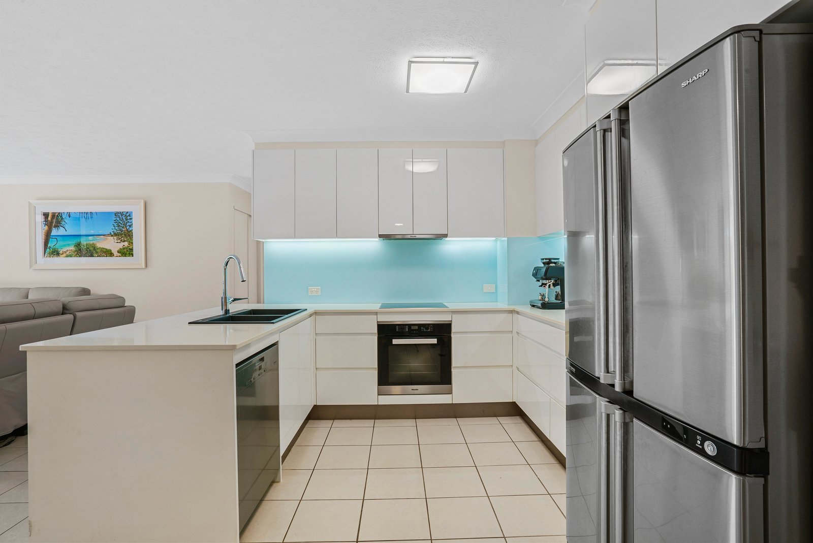 7/66 Mclean Street COOLANGATTA 5