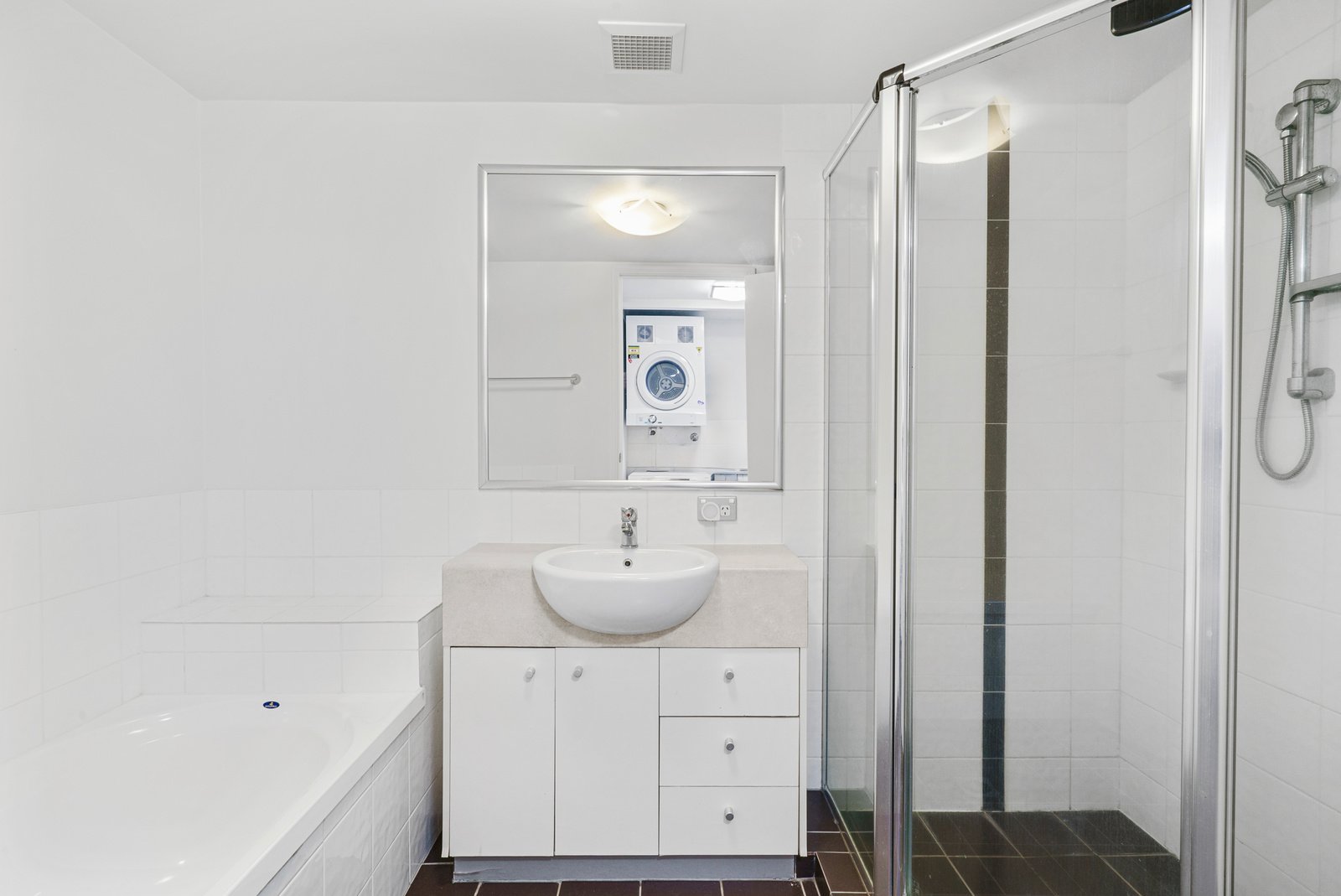 7/66 Mclean Street COOLANGATTA 12