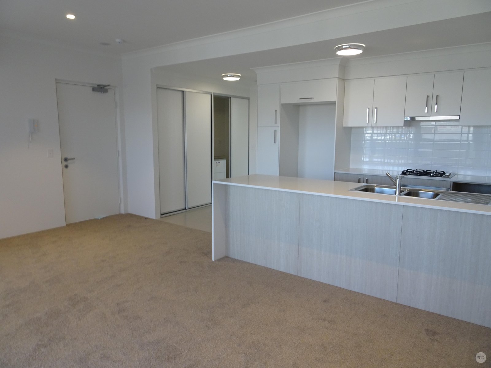 76/7 Durnin Avenue BEELIAR 2