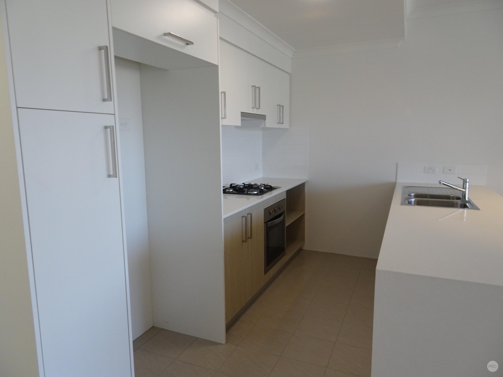 76/7 Durnin Avenue BEELIAR 3