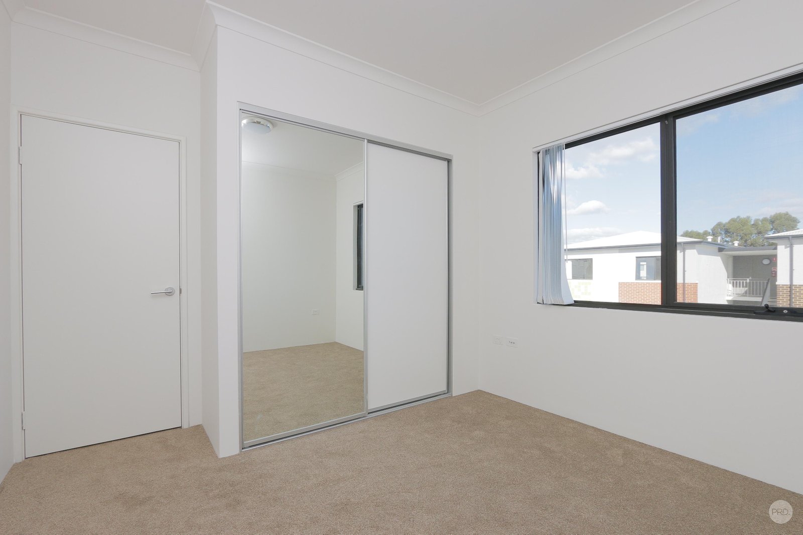 76/7 Durnin Avenue BEELIAR 5