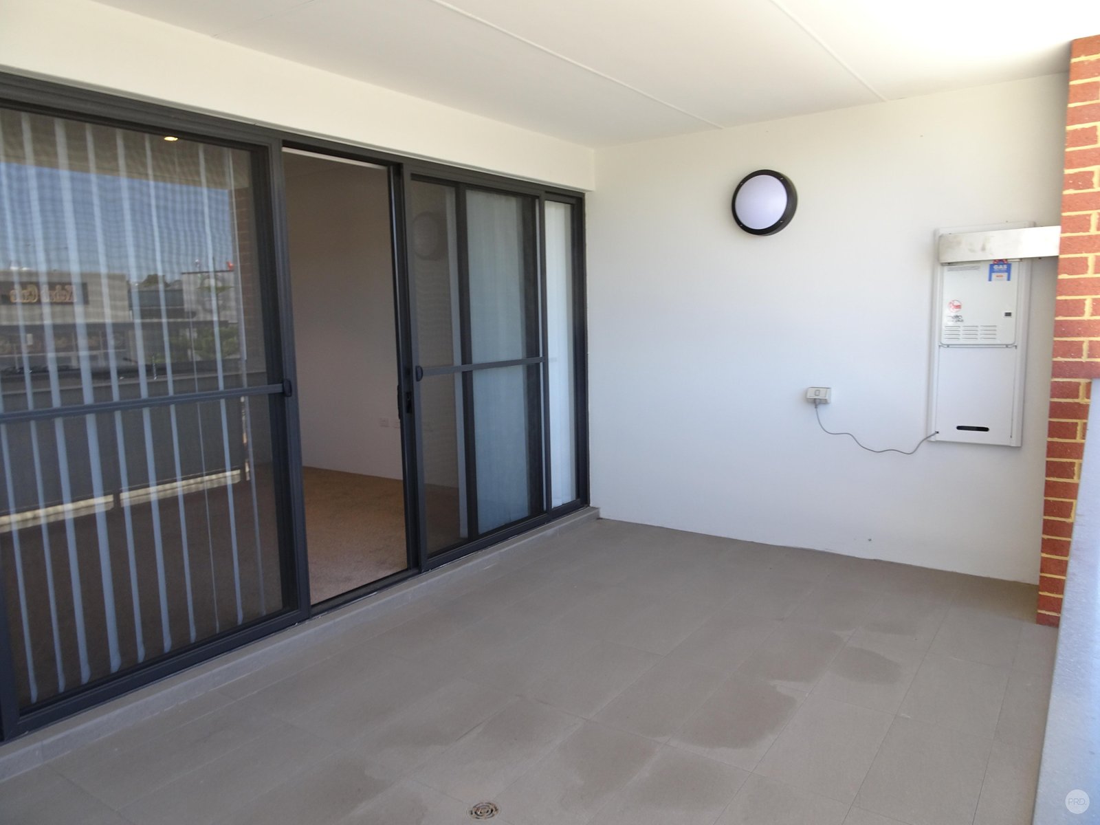 76/7 Durnin Avenue BEELIAR 8