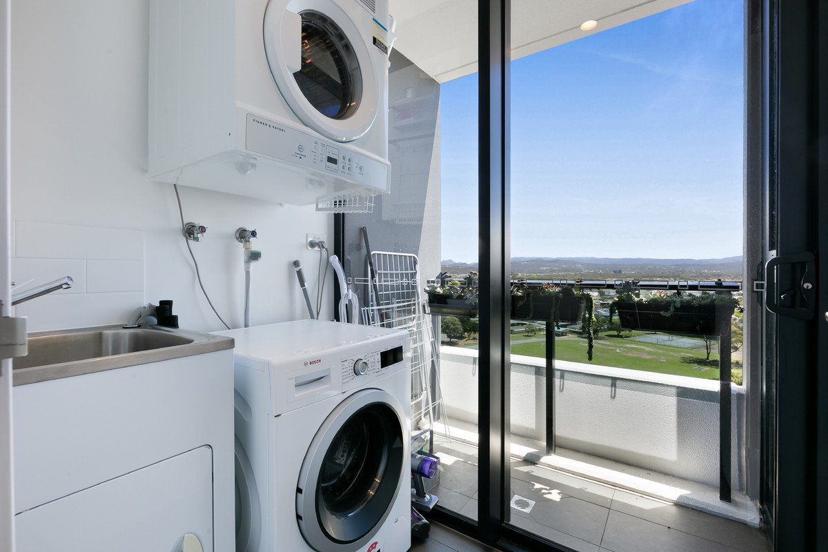 76/72 The Esplanade Burleigh Heads 17