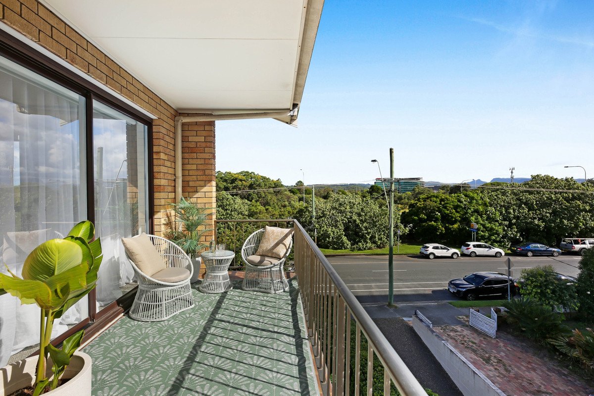 7/69 Golden Four Drive Bilinga 13