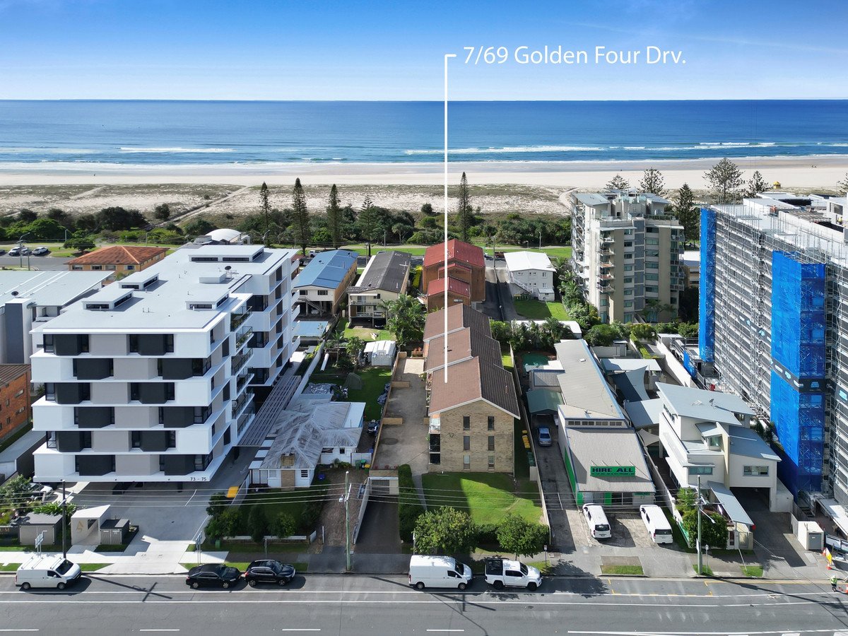 7/69 Golden Four Drive Bilinga 14