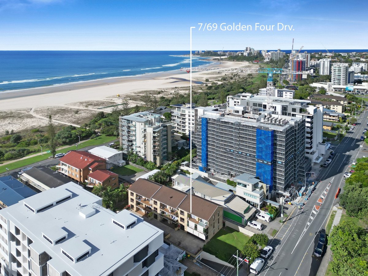 7/69 Golden Four Drive Bilinga 15