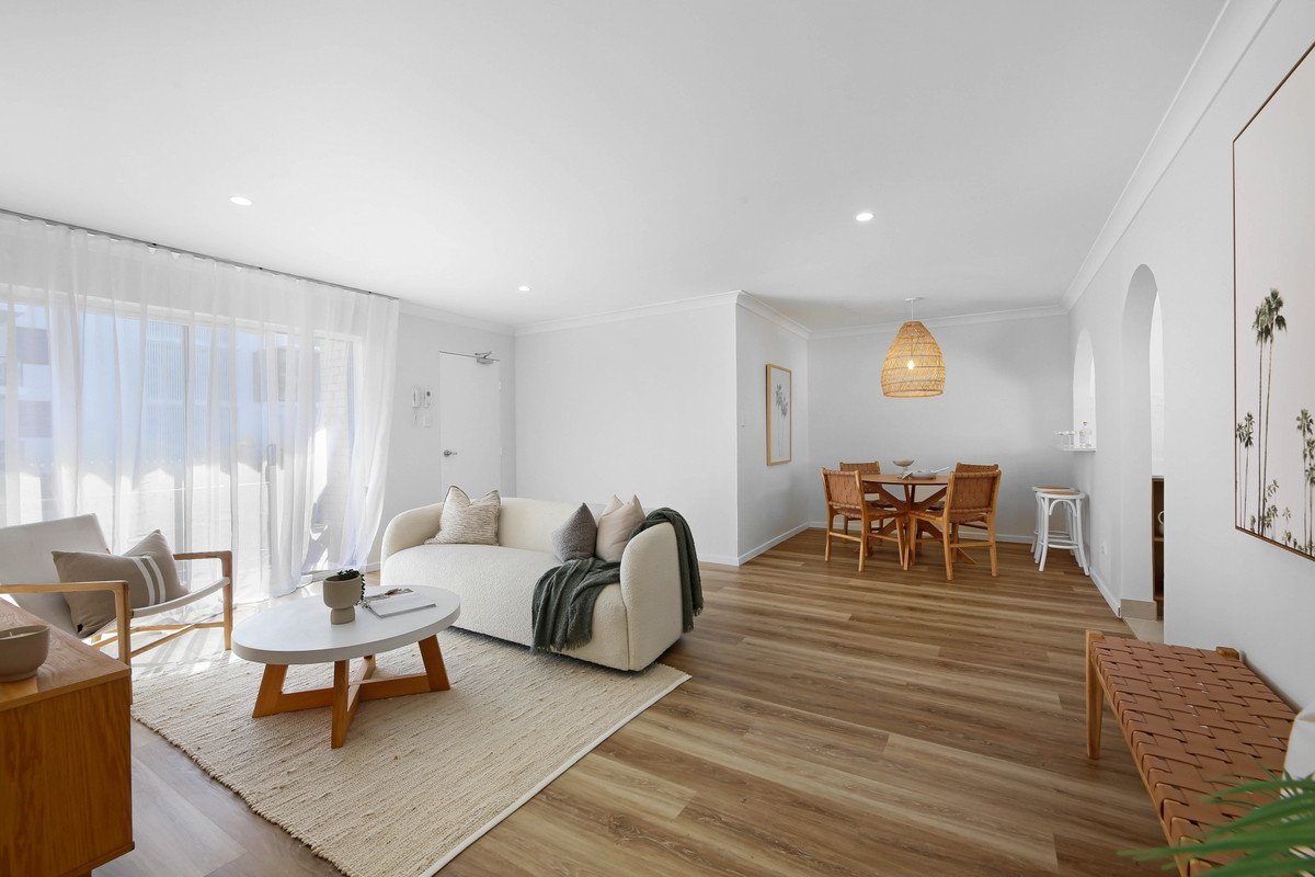 7/69 Golden Four Drive Bilinga 2