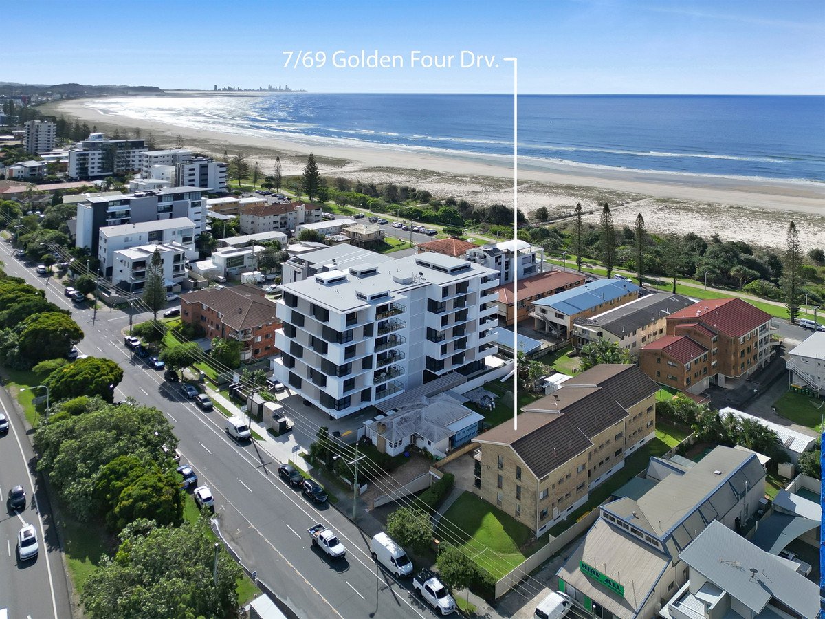 7/69 Golden Four Drive Bilinga 16