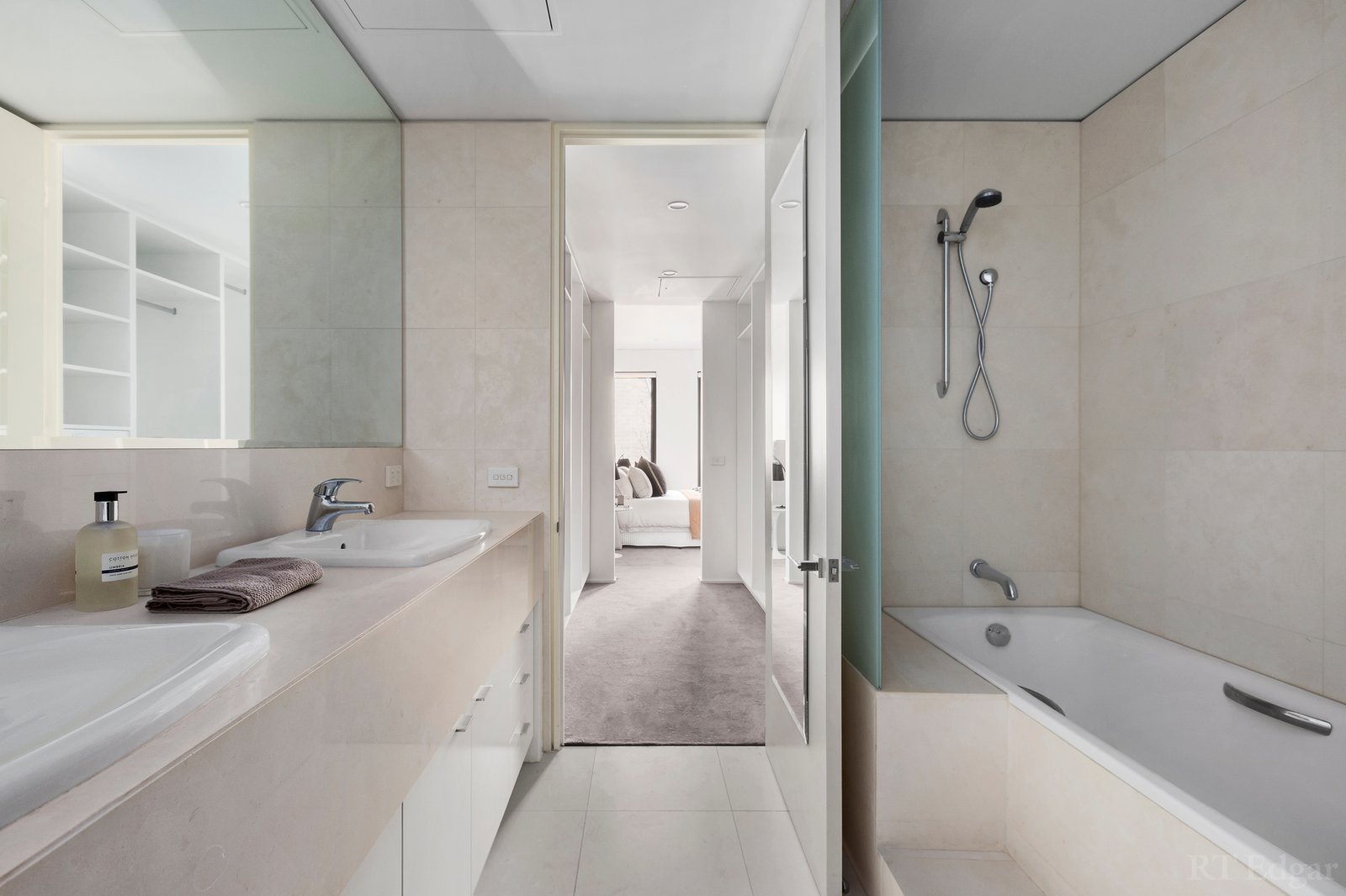 Real Estate and Property in 7/693 Orrong Road, Toorak, VIC