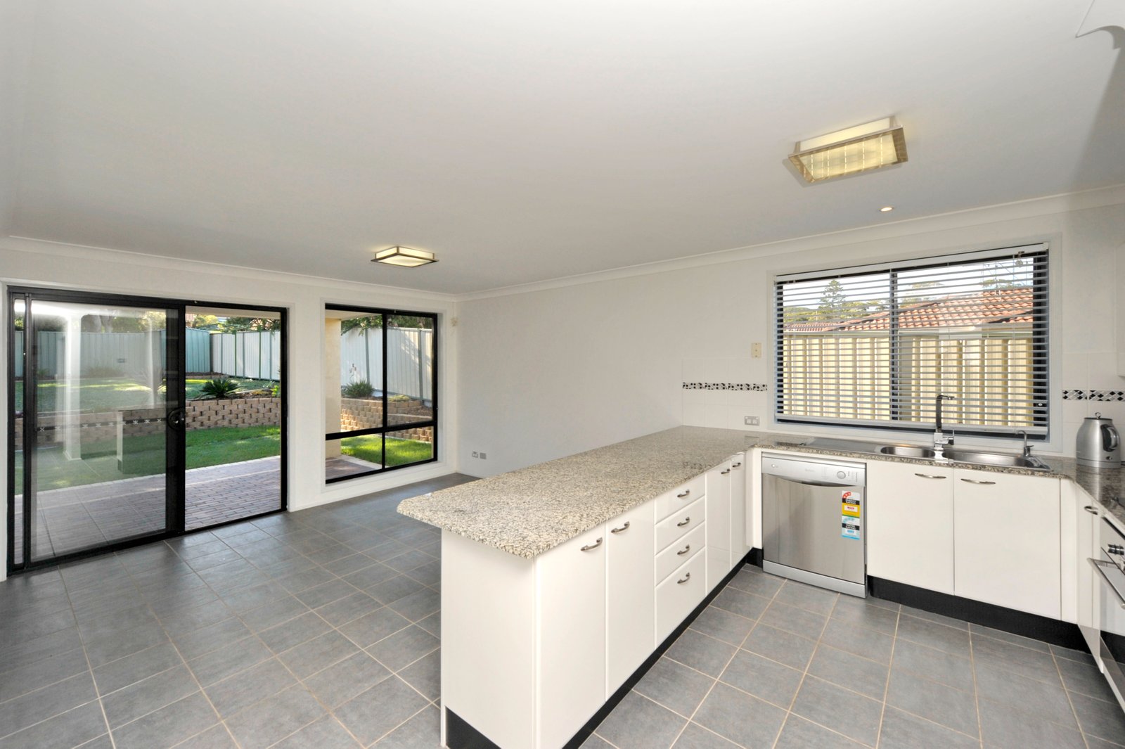 76a Tomaree Road SHOAL BAY 3