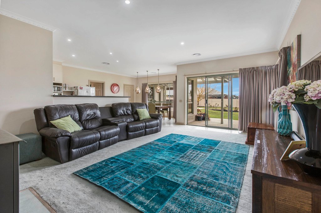 77-79 Bassett Drive STRATHFIELDSAYE 8