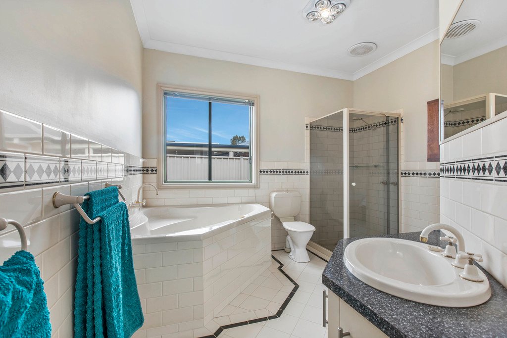 77-79 Bassett Drive STRATHFIELDSAYE 13