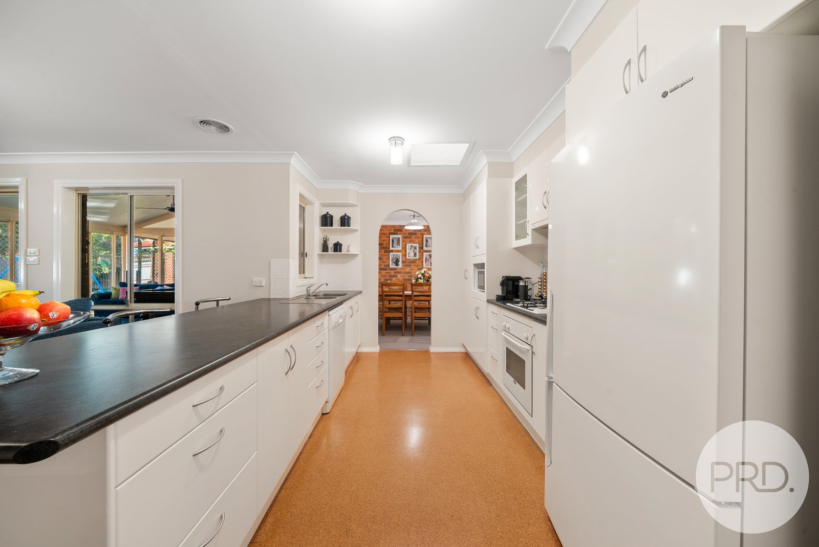 77 Balleroo Crescent GLENFIELD PARK 5