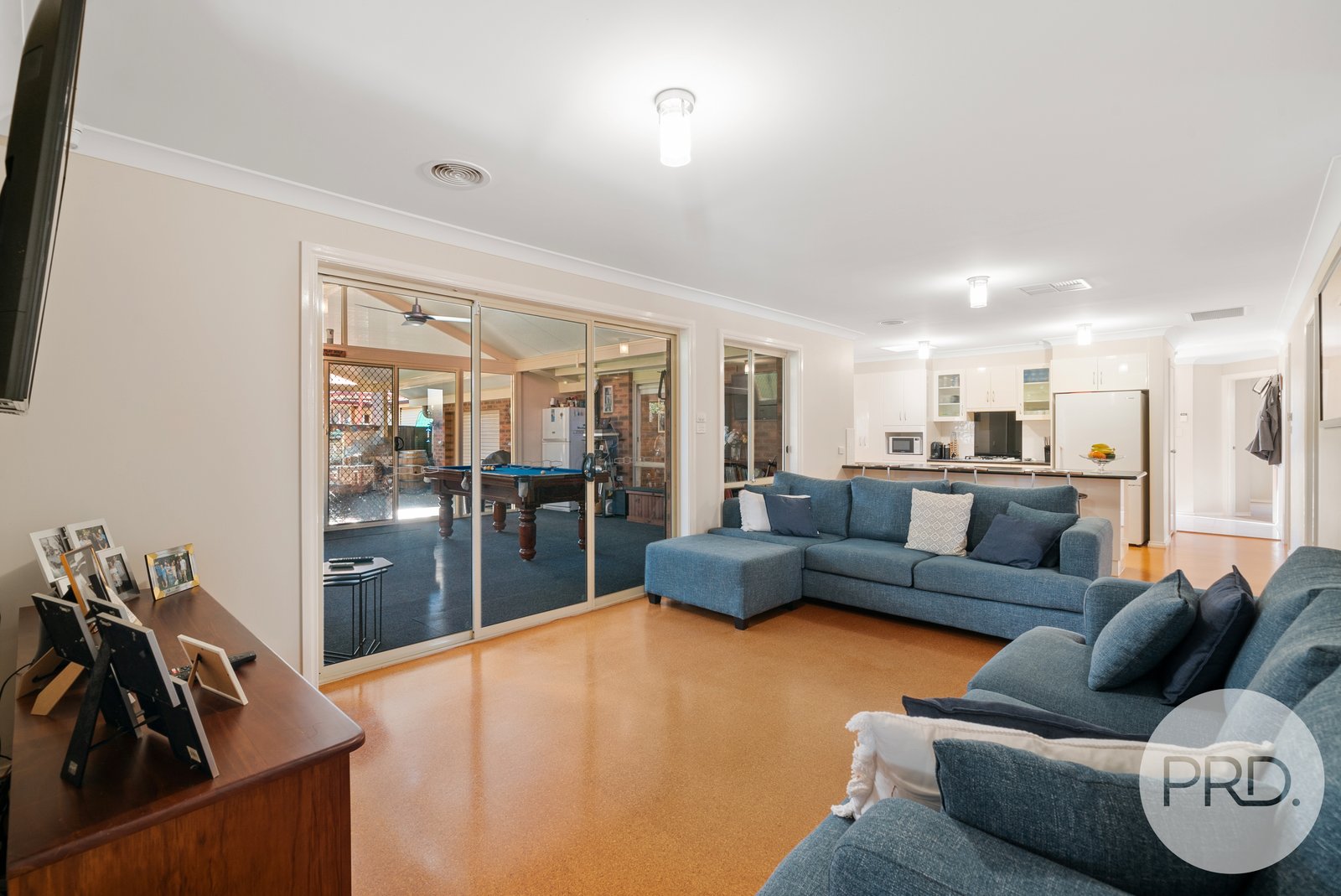 77 Balleroo Crescent GLENFIELD PARK 6