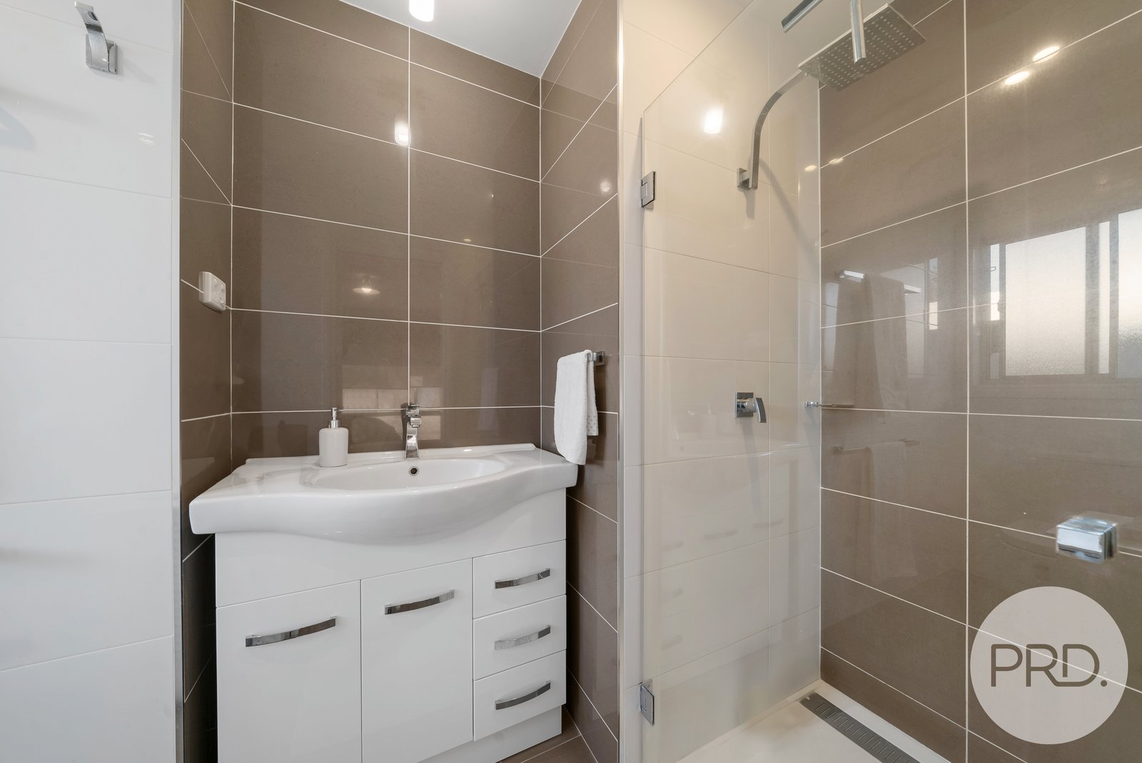 77 Balleroo Crescent GLENFIELD PARK 8