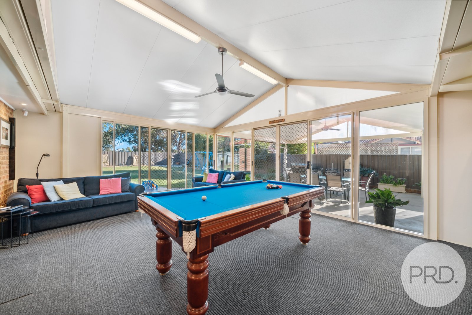 77 Balleroo Crescent GLENFIELD PARK 14