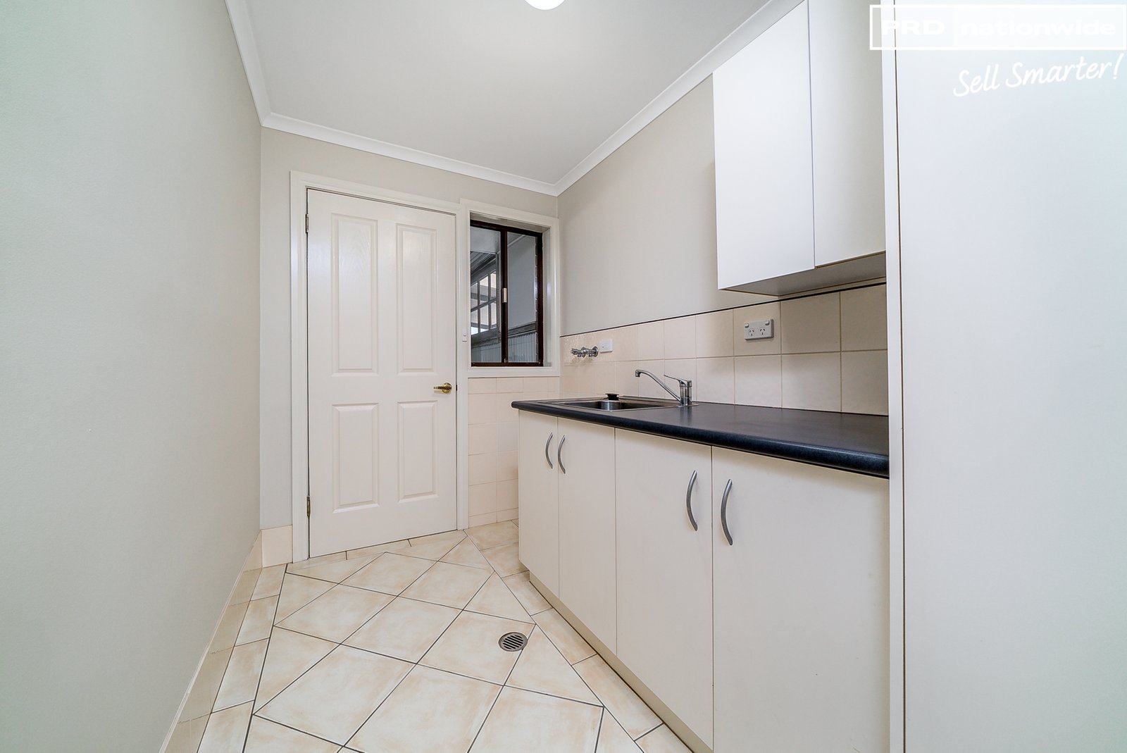 77 Balmoral Crescent LAKE ALBERT 15