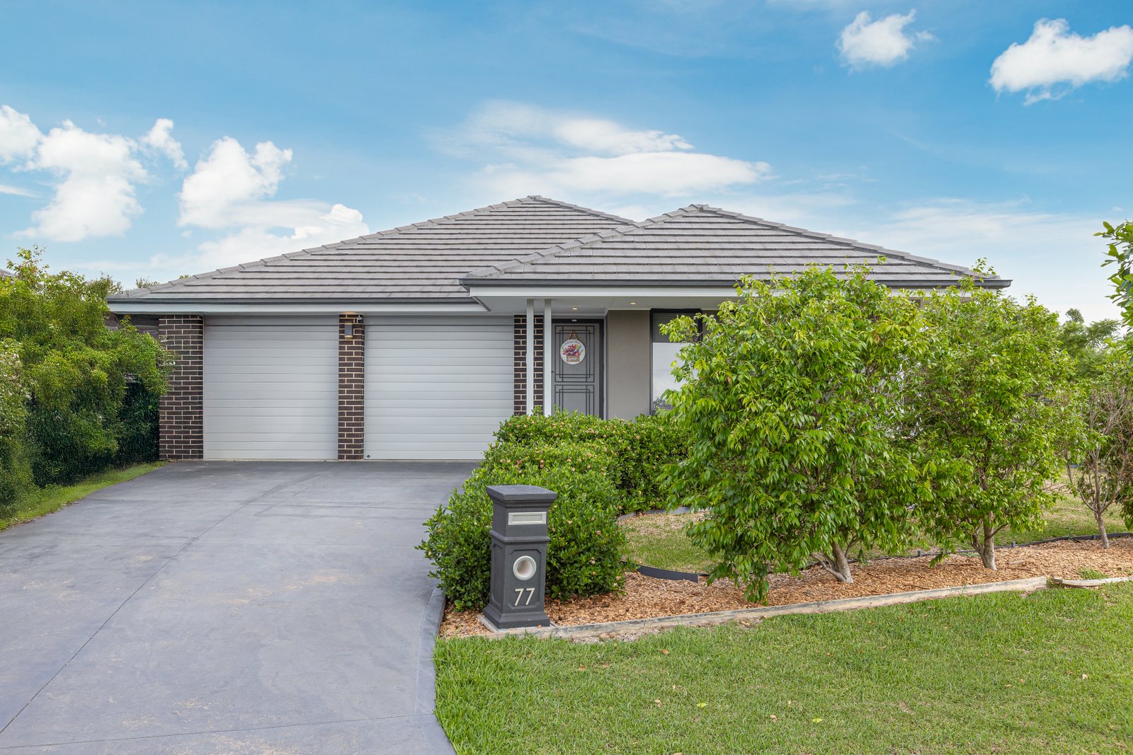 77 Barr Promenade THORNTON 1