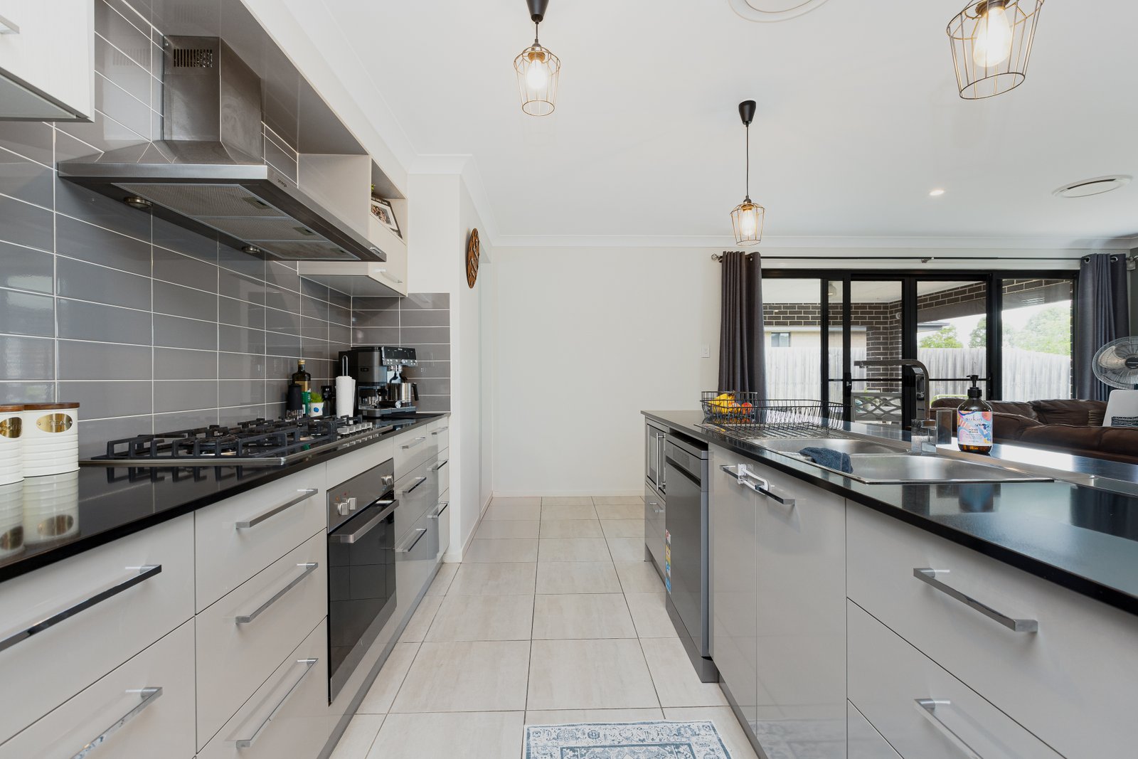 77 Barr Promenade THORNTON 3