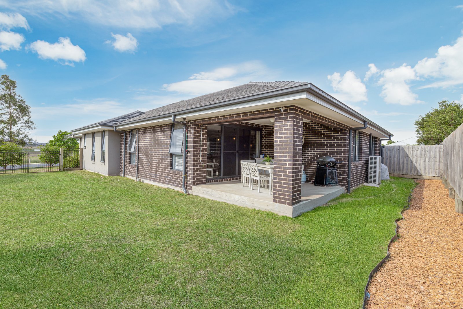77 Barr Promenade THORNTON 14